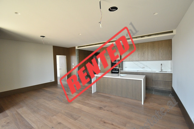 Apartament 3+1 me qira tek Vertical Forest prane Stadiumit Air Albania ne Tirane.
Pozicionohet ne k